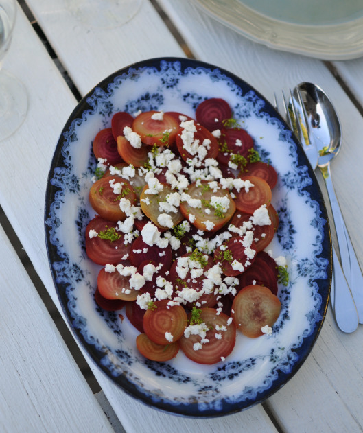 Carpaccio på polkabetor med fetaost