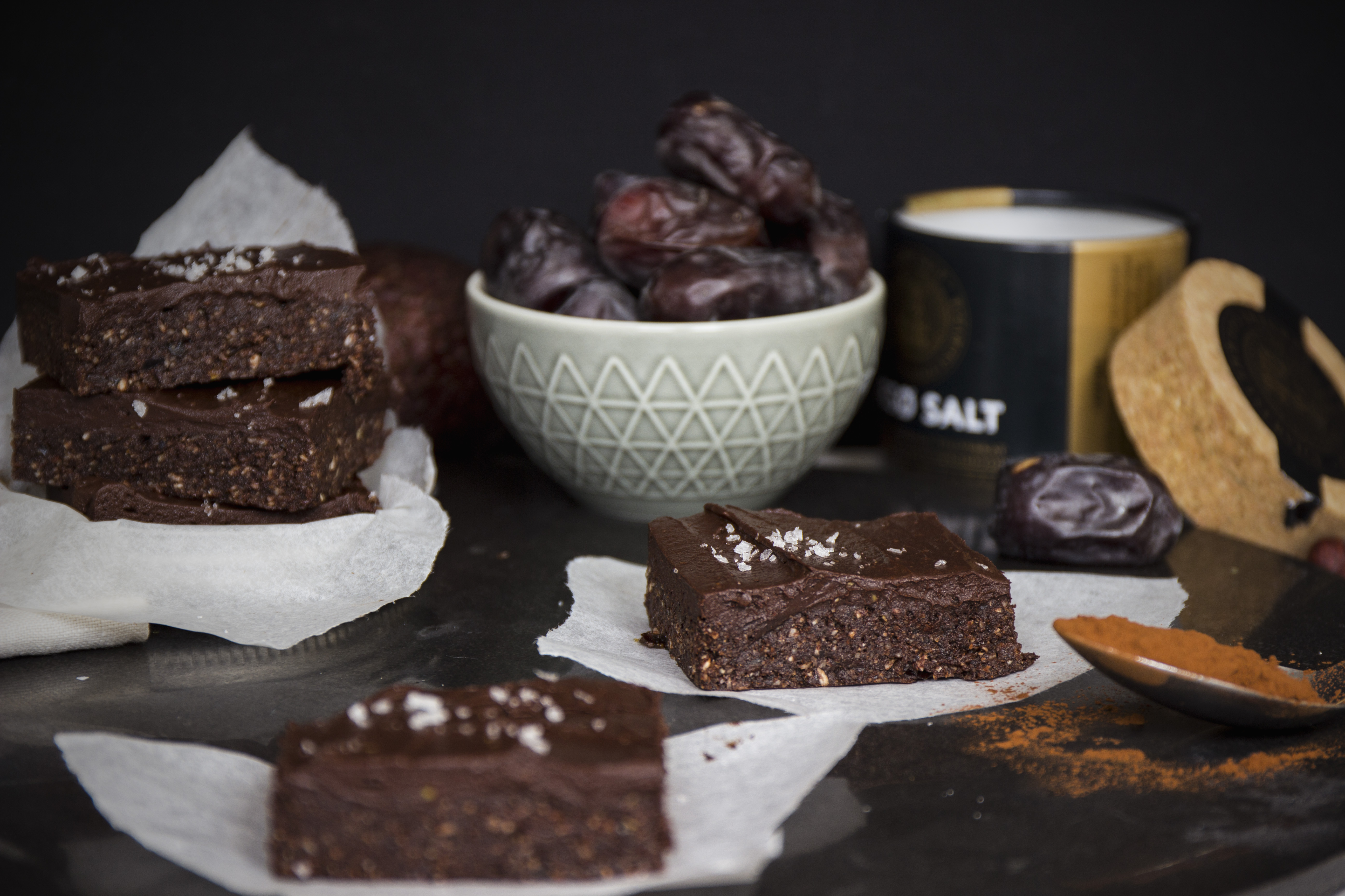 Raw brownies med chokladfrosting