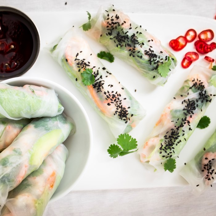Summer rolls med krispiga grönsaker och limemarinerade räkor Summer rolls med krispiga grönsaker och limemarinerade räkor