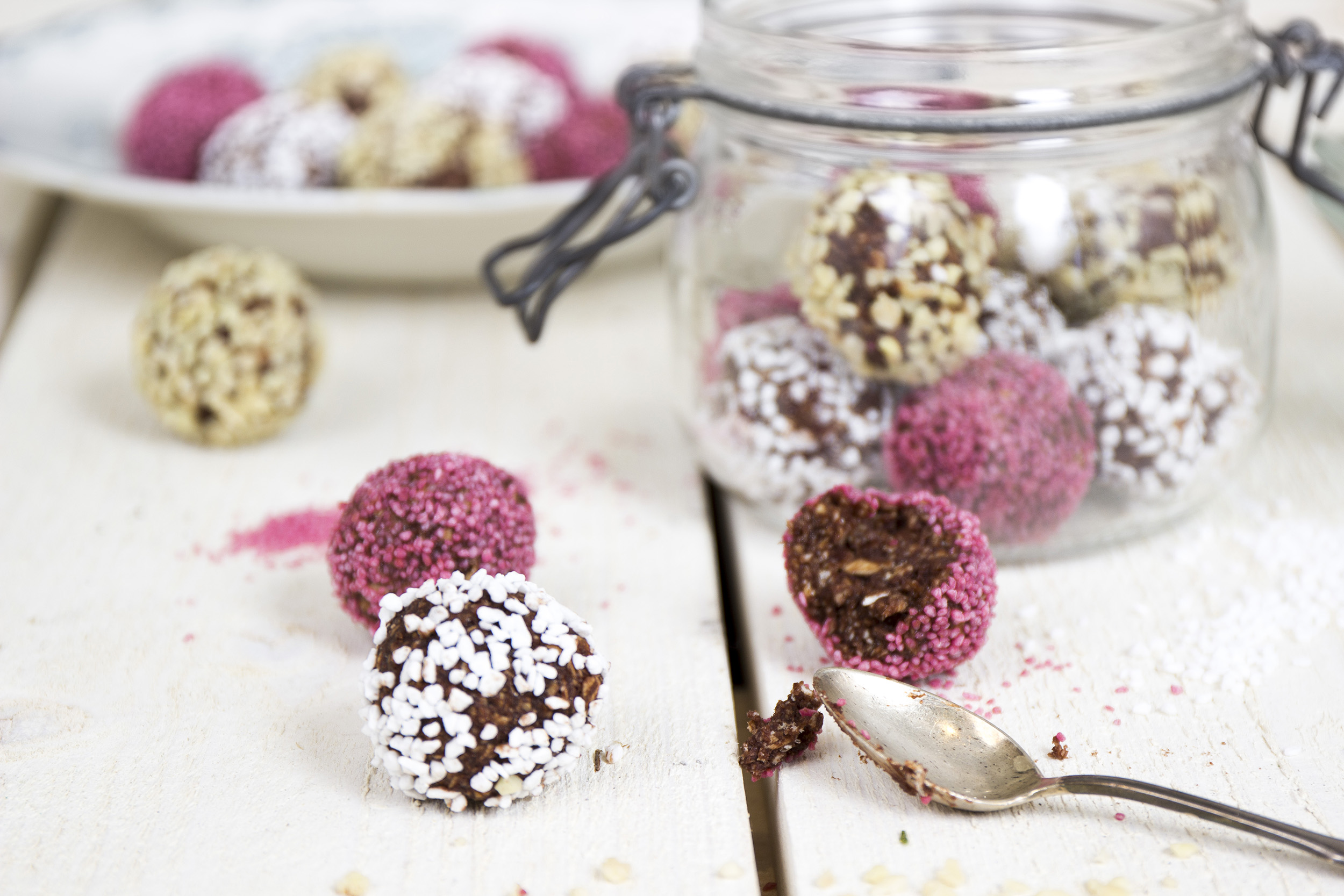 Chokladbollar med olika rullningar