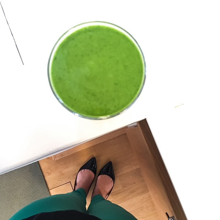 smoothie -med-spenat-avokado-och-banan smoothie -med-spenat-avokado-och-banan