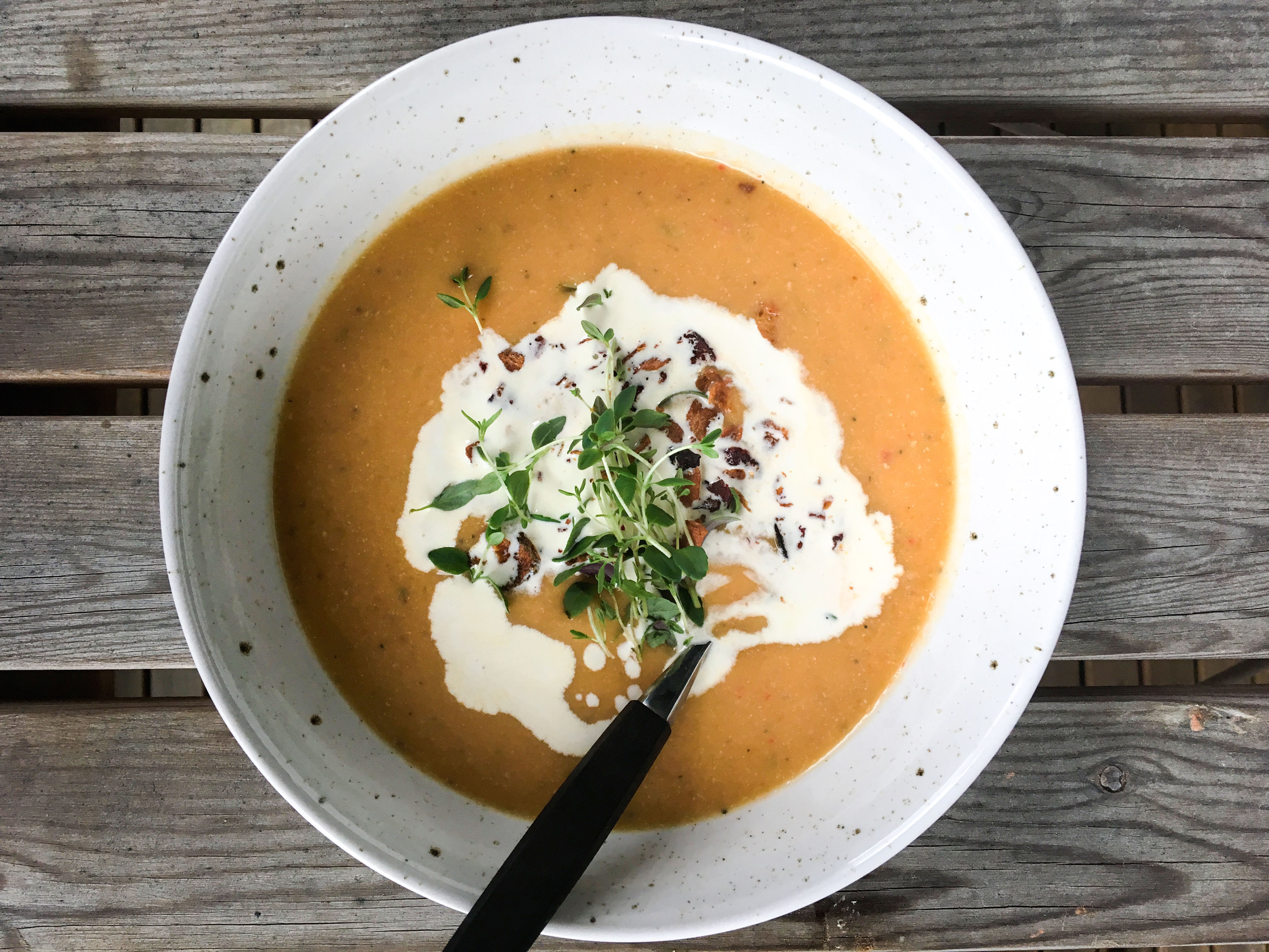 Pumpasoppa med rotfruktschips