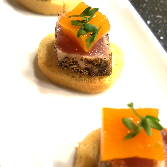 Snitt med tonfisk och pumpa Snitt med tonfisk och pumpa
