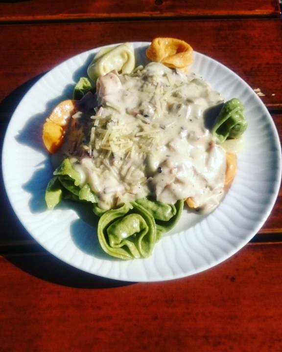 Tortellini tricolore i citronmascarpone med parmesan 