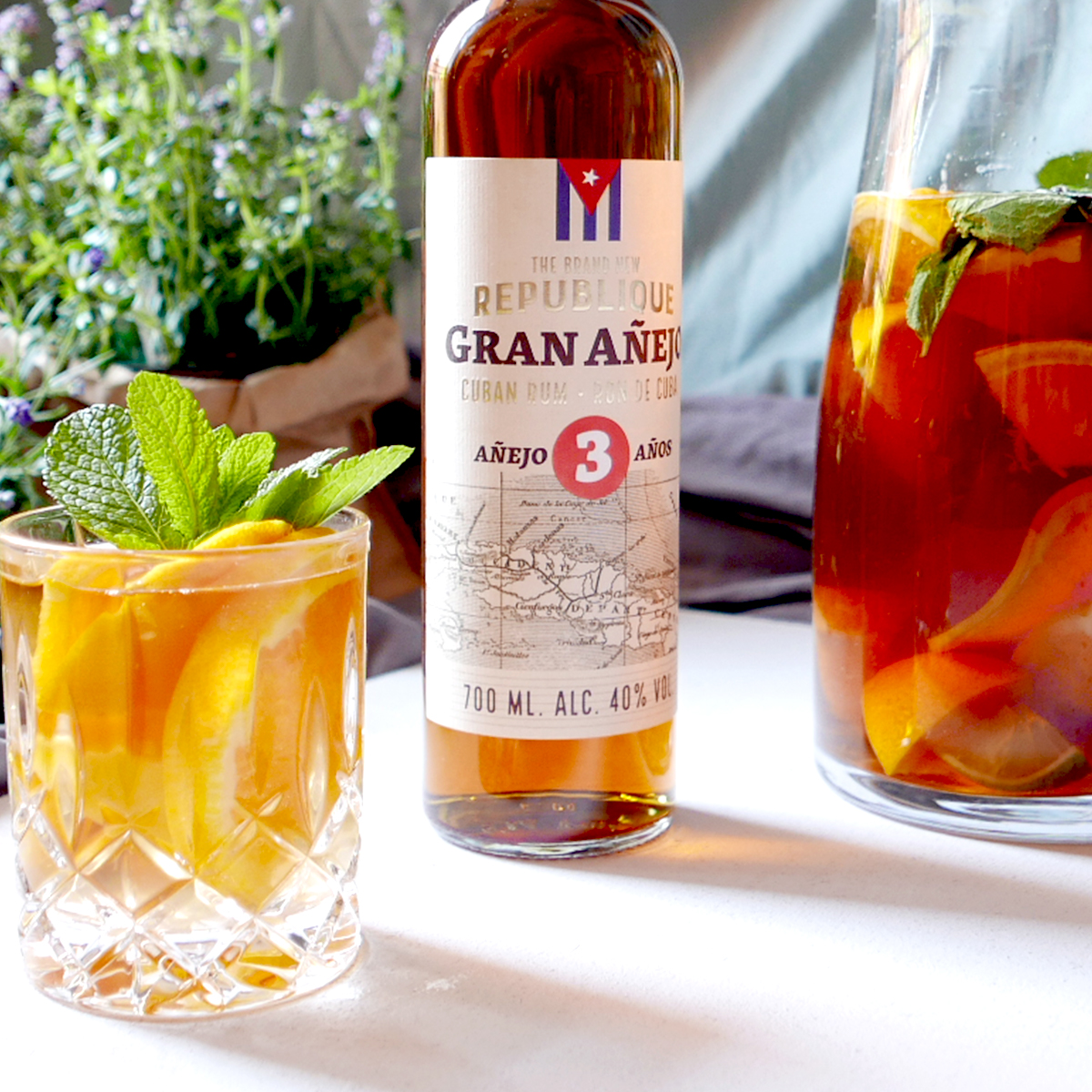 Bål med The Brand New Republique Gran Anejo, is te, apelsin & mynta