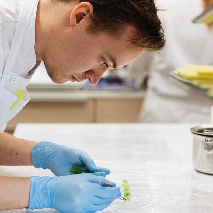 Anton Husa är skandinavisk och baltisk regionsvinnare av S.Pellegrino Young Chef 2018 Anton Husa är skandinavisk och baltisk regionsvinnare av S.Pellegrino Young Chef 2018