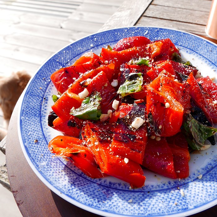 grillsallad på spetspaprika grillsallad på spetspaprika