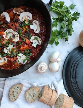 Vegetarisk gryta med linser, pumpa och svamp