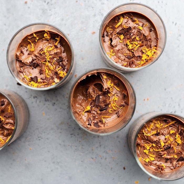 chokladmousse med smak av romerska bågar chokladmousse med smak av romerska bågar