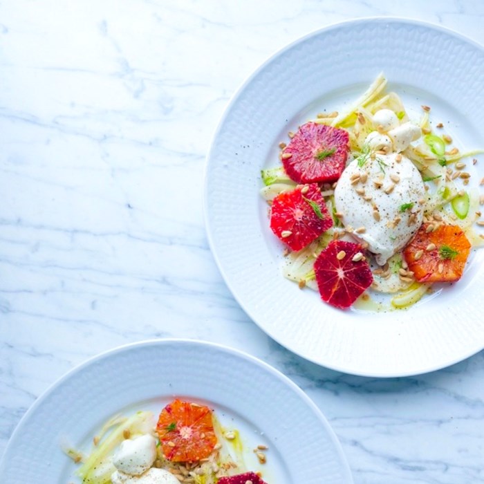 burrata med apelsin- & fänkålssallad burrata med apelsin- & fänkålssallad