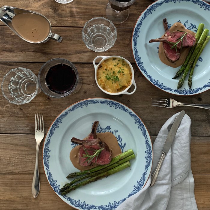 lammracks med pepparsås lammracks med pepparsås