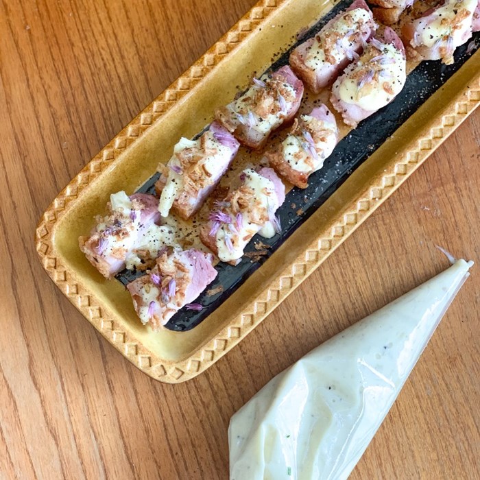Fläsk med löksås som "mingelbite" Fläsk med löksås som "mingelbite"