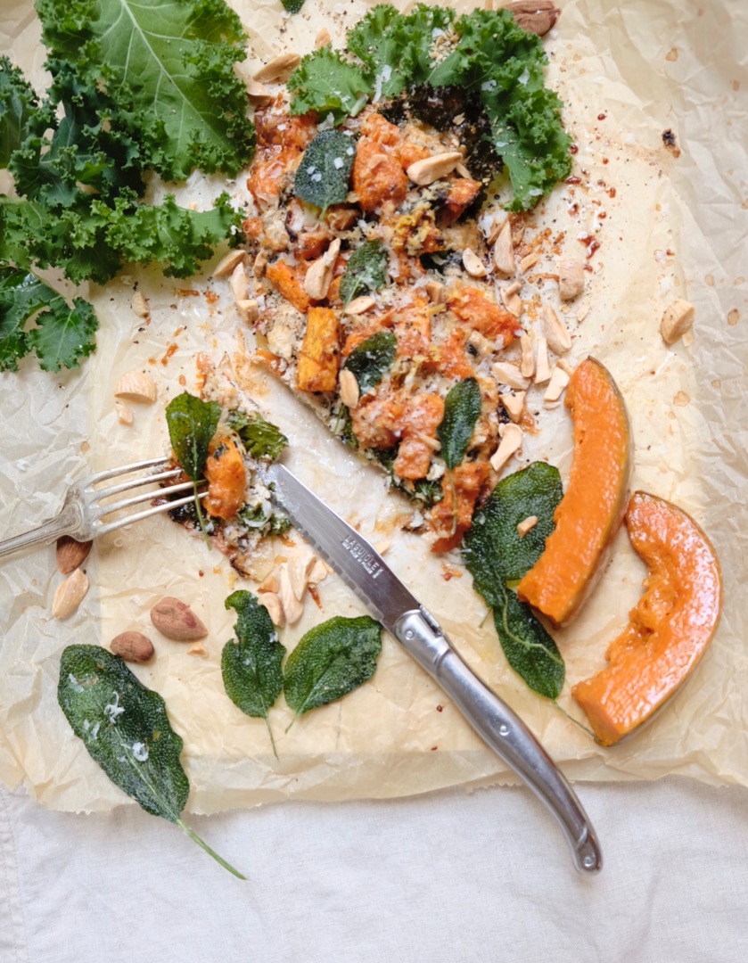 Öppen pumpalasagne med svamp, ricotta och salvia