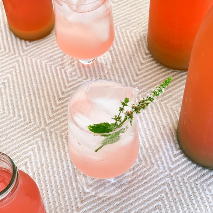 Rabarbersaft med lavendel Rabarbersaft med lavendel