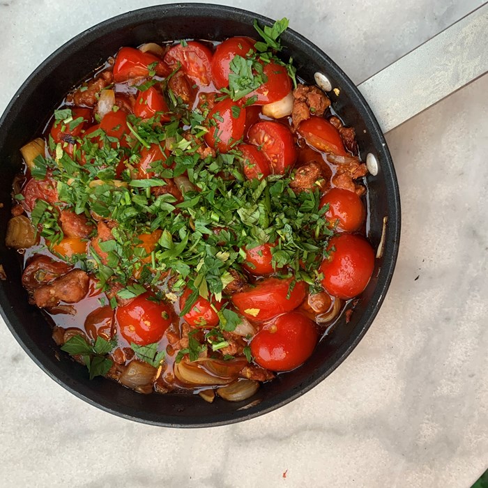 Ljummen tomatsallad med chorizokorv Ljummen tomatsallad med chorizokorv