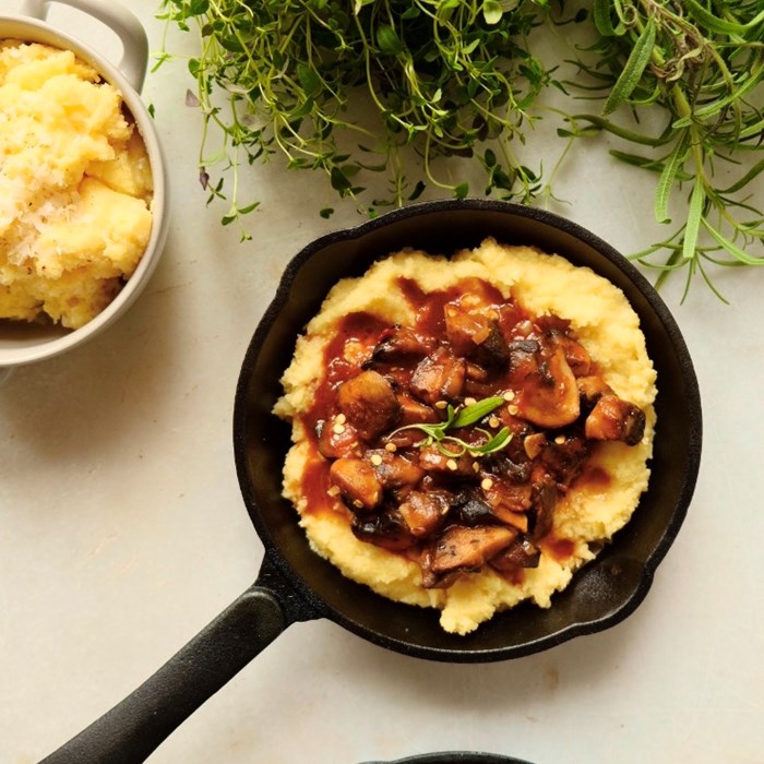 Svampragu med krämig parmesan polenta Svampragu med krämig parmesan polenta