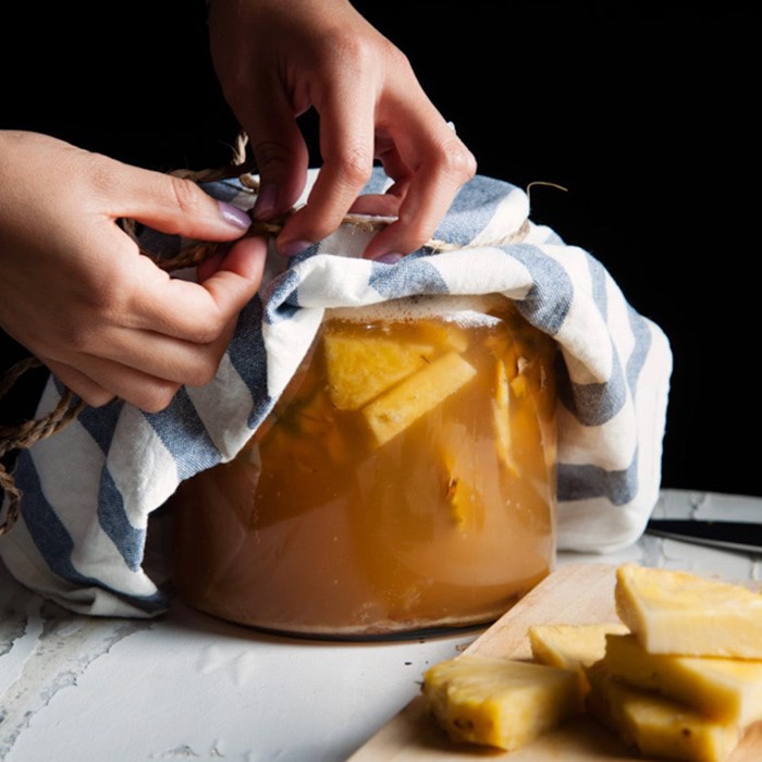 Fermenterad ananas dryck Tepache Fermenterad ananas dryck Tepache